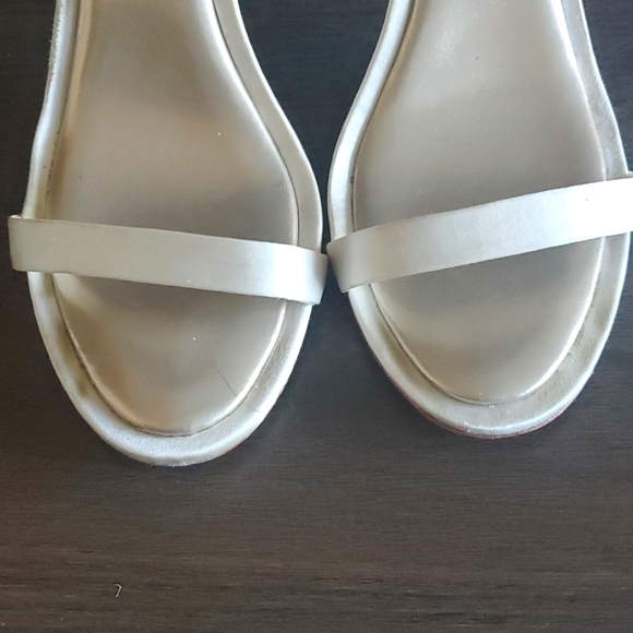 π 2X HOST PICK π BCBG MaxAzria MaβPalace Satin Open Toe Heels - Picture 12 of 15